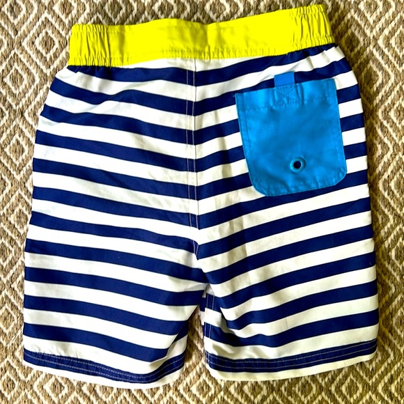 Mini Boden Swim trunks size 5-6 - Picture 2 of 4